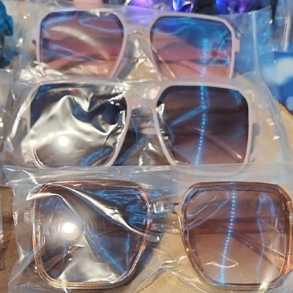 (6) Large Stylish Square Retro Sunglasses *Great for All Your Outfit Needs* New - Picture 8 of 9